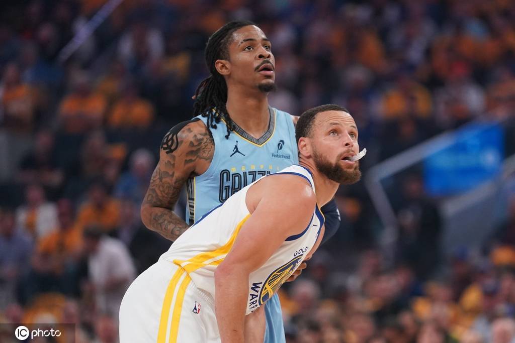 巴特勒38+7库里37分 勇士险胜灰熊挺进季后赛